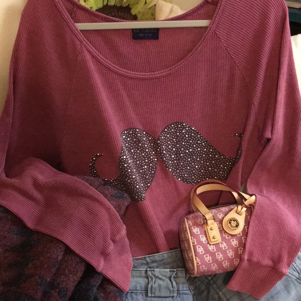 So Cute On! The Clas-sic Long Sleeve Mustache Top! - Picture 2 of 8